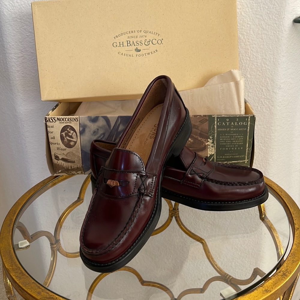 GH Bass and Company  Weejuns penny loafers , excellent condition brown burgundy